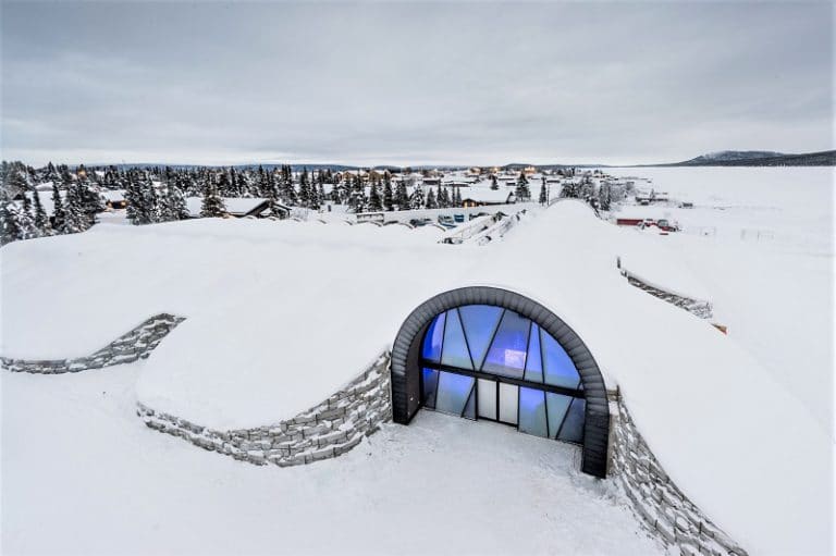 Cinco de los mejores alojamientos de hielo y nieve para vivir la experiencia de dormir a 0ºC y en un entorno único.