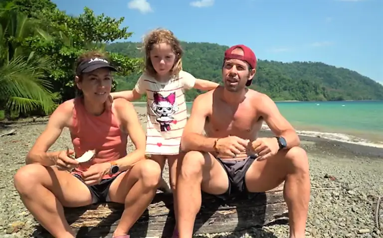 Pere Aurell Ragna Debats playa desierta Costa Rica